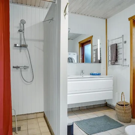 Beautiful In With Wifi And 4 Bedrooms 2 بيت للعطل إيبلتوفت