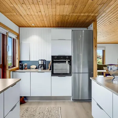 Beautiful In With Wifi And 4 Bedrooms 2 بيت للعطل *
