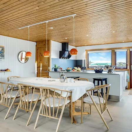 Beautiful In With Wifi And 4 Bedrooms 2